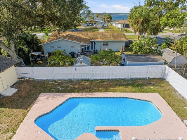 318 COUNTRY CLUB DRIVE, Oldsmar, FL 34677