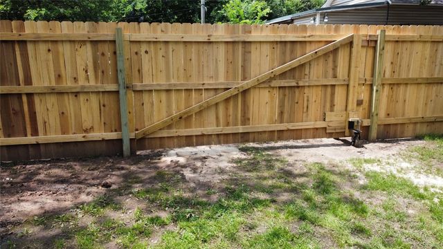 812 E Apache Street, Norman, OK 73071