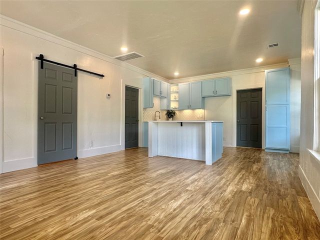 812 E Apache Street, Norman, OK 73071