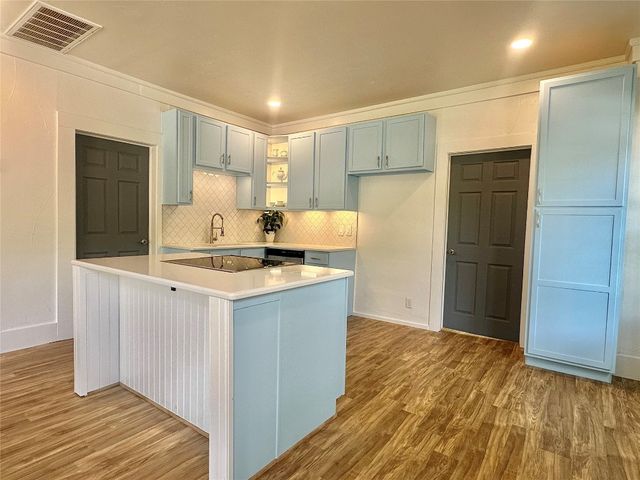 812 E Apache Street, Norman, OK 73071