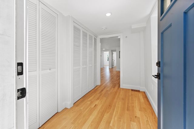 290 Washington St 2, Marblehead, MA 01945