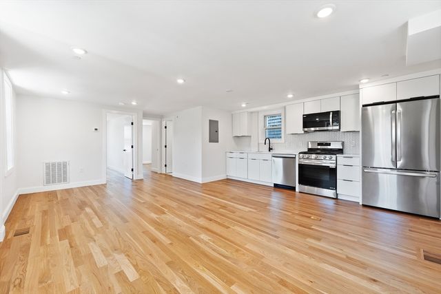 290 Washington St 2, Marblehead, MA 01945