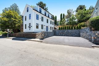 290 Washington St 2, Marblehead, MA 01945