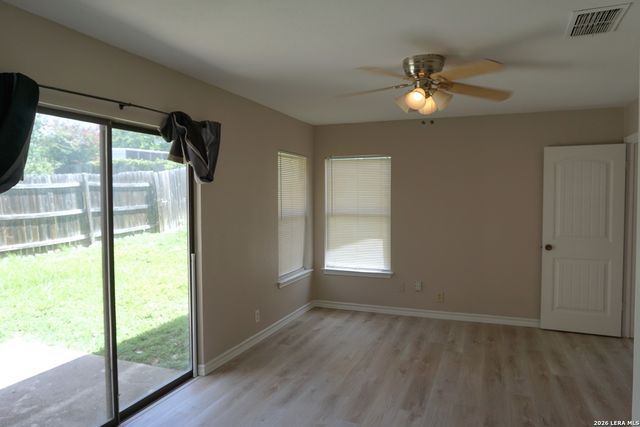 8470 CASCADE RIDGE DR, San Antonio, TX 78239
