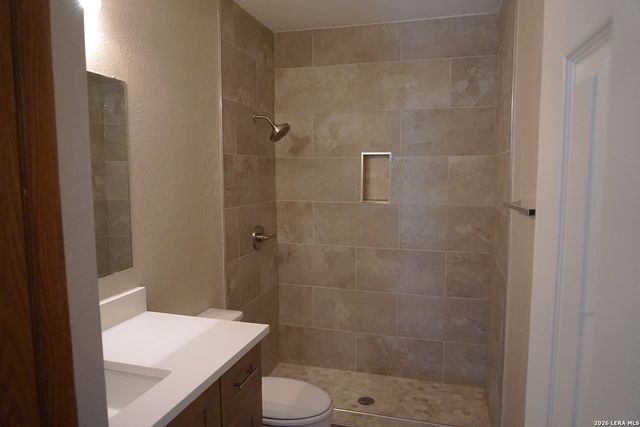 8470 CASCADE RIDGE DR, San Antonio, TX 78239