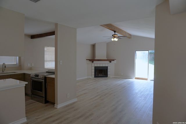 8470 CASCADE RIDGE DR, San Antonio, TX 78239