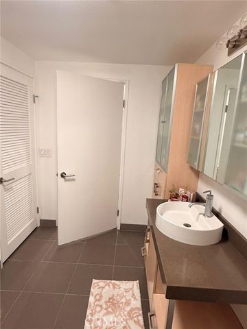 1234 Wilshire 233, Los Angeles, CA 90017