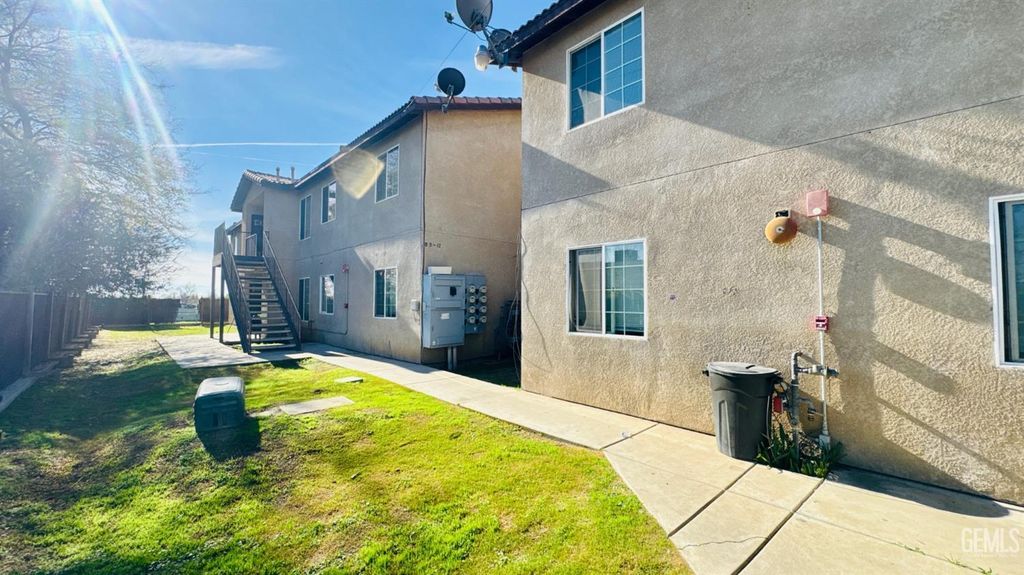 Image 14 of property listing at 3017 Potomac Avenue, Bakersfield, CA 93307