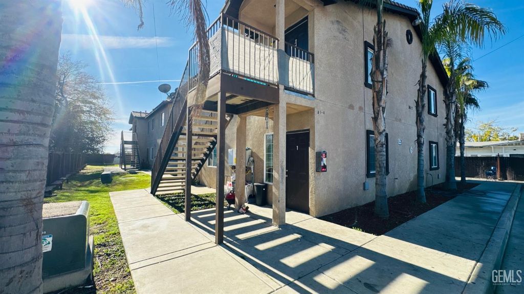 Image 15 of property listing at 3017 Potomac Avenue, Bakersfield, CA 93307