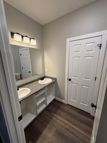 125 Maverick Drive, Mt Vernon, MO 65712