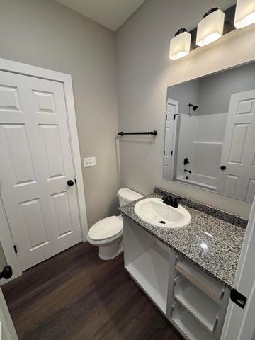 125 Maverick Drive, Mt Vernon, MO 65712