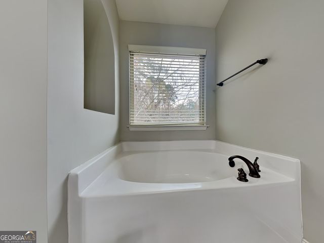 333 Castle Top Lane, Lawrenceville, GA 30045