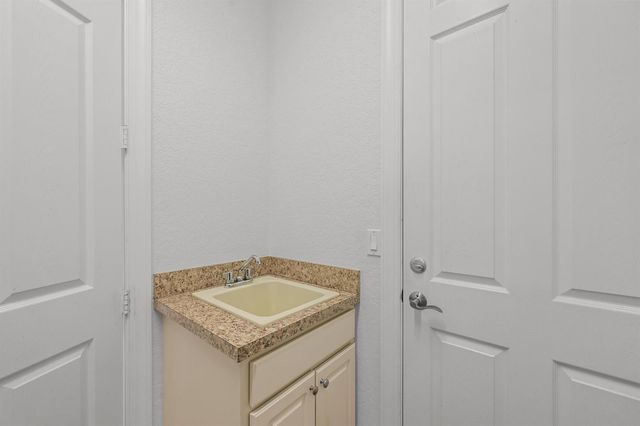 9955 SW TORRIENTE Lane, Port St. Lucie, FL 34986