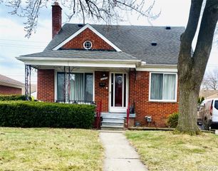 17334 Sprenger Avenue, Eastpointe, MI 48021