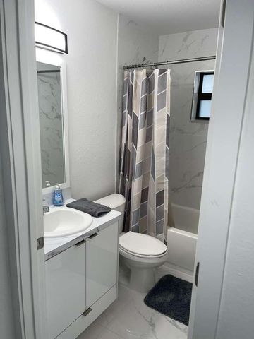 219 NE 159th Street, Miami, FL 33162