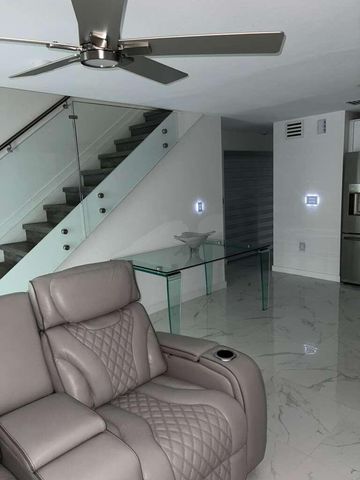 219 NE 159th Street, Miami, FL 33162