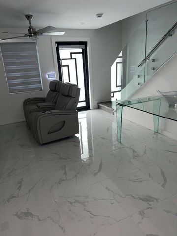 219 NE 159th Street, Miami, FL 33162