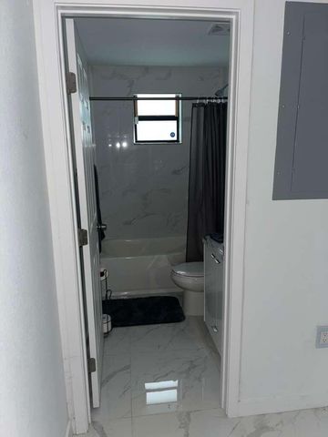 219 NE 159th Street, Miami, FL 33162