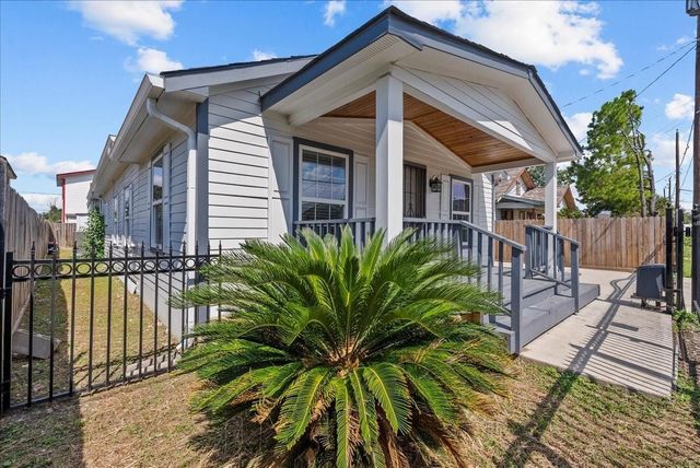 7013 Corsicana Street, Houston, TX 77020