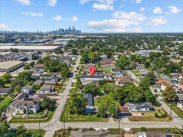 7013 Corsicana Street, Houston, TX 77020