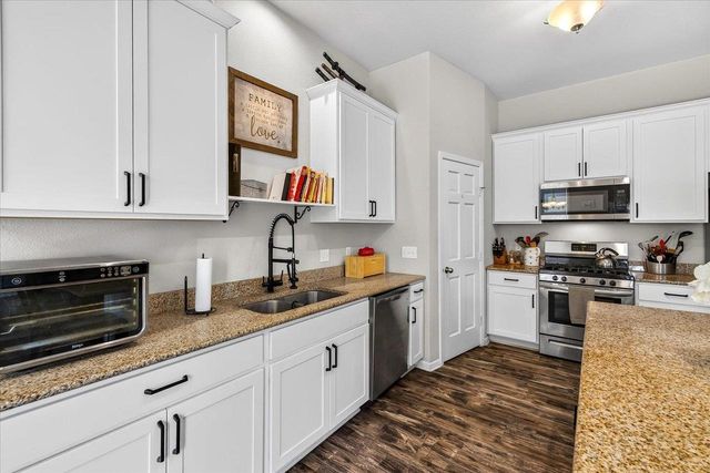 932 E Lauderdale Court, Edgerton, WI 53534