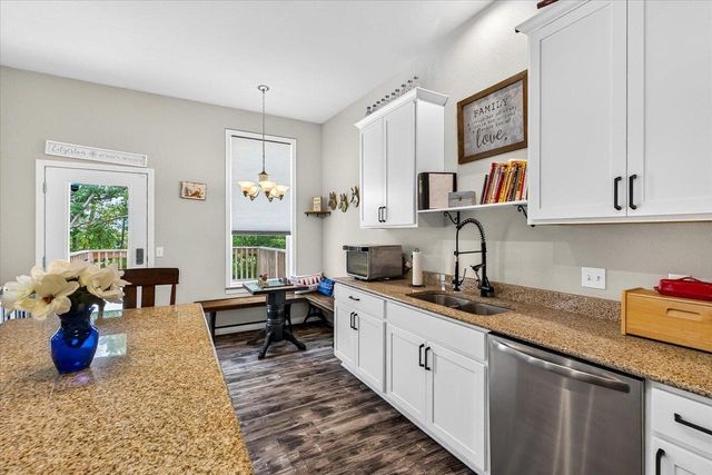 932 E Lauderdale Court, Edgerton, WI 53534