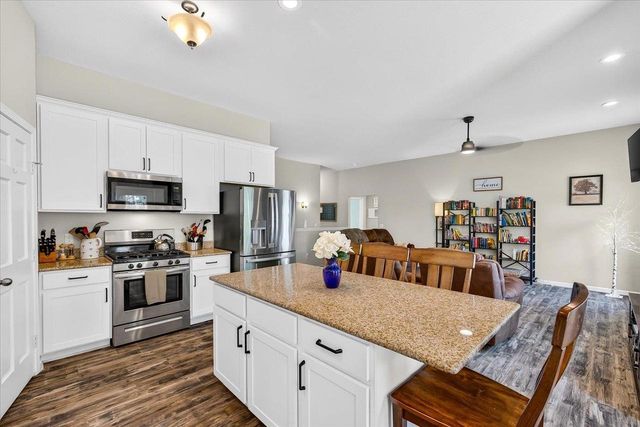 932 E Lauderdale Court, Edgerton, WI 53534