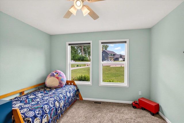 932 E Lauderdale Court, Edgerton, WI 53534