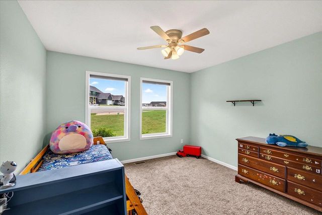 932 E Lauderdale Court, Edgerton, WI 53534