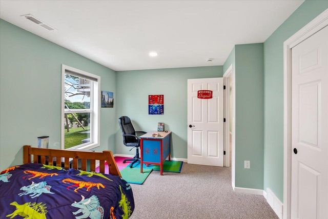 932 E Lauderdale Court, Edgerton, WI 53534