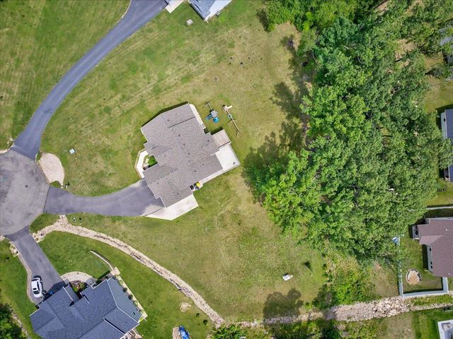 932 E Lauderdale Court, Edgerton, WI 53534