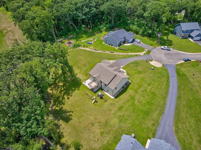 932 E Lauderdale Court, Edgerton, WI 53534