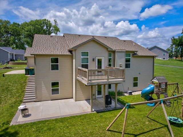 932 E Lauderdale Court, Edgerton, WI 53534
