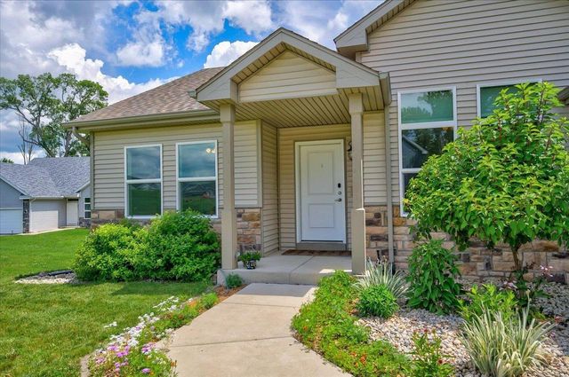 932 E Lauderdale Court, Edgerton, WI 53534