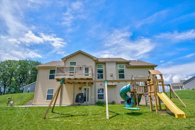 932 E Lauderdale Court, Edgerton, WI 53534
