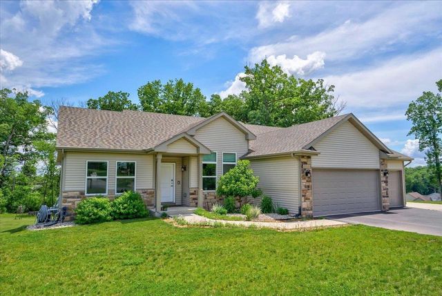 932 E Lauderdale Court, Edgerton, WI 53534