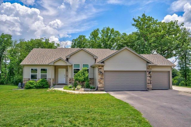 932 E Lauderdale Court, Edgerton, WI 53534