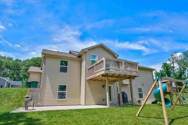 932 E Lauderdale Court, Edgerton, WI 53534
