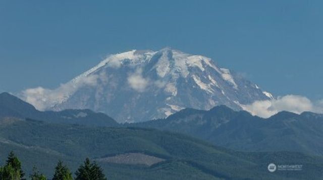 601 Barquist Lane N, Enumclaw, WA 98022