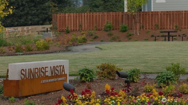 601 Barquist Lane N, Enumclaw, WA 98022
