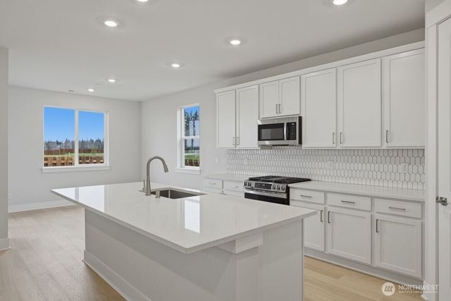 601 Barquist Lane N, Enumclaw, WA 98022
