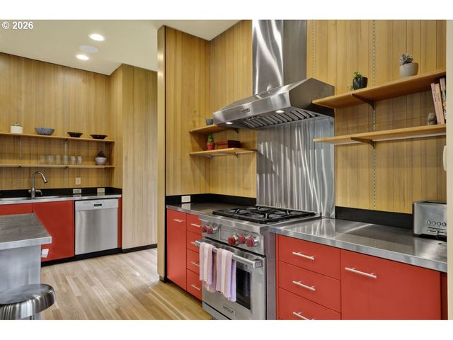 1990 PARKSIDE Dr, Eugene, OR 97403