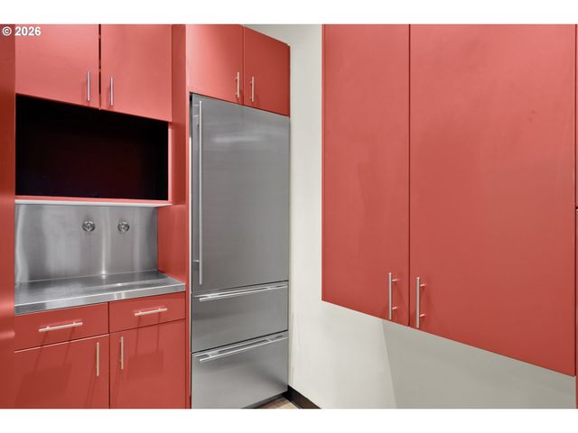 1990 PARKSIDE Dr, Eugene, OR 97403