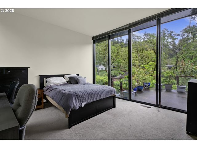 1990 PARKSIDE Dr, Eugene, OR 97403