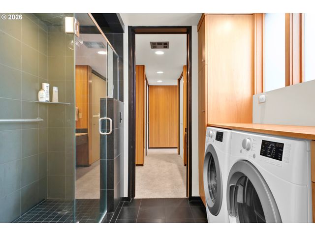 1990 PARKSIDE Dr, Eugene, OR 97403