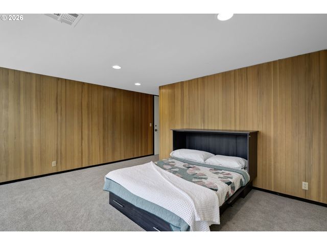 1990 PARKSIDE Dr, Eugene, OR 97403