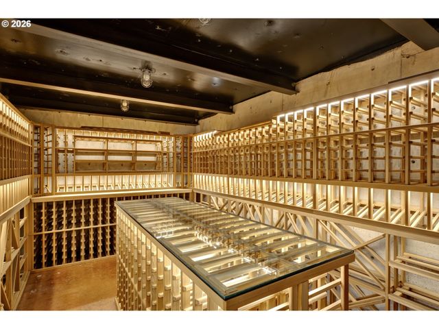 1990 PARKSIDE Dr, Eugene, OR 97403