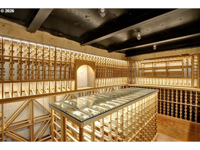 1990 PARKSIDE Dr, Eugene, OR 97403