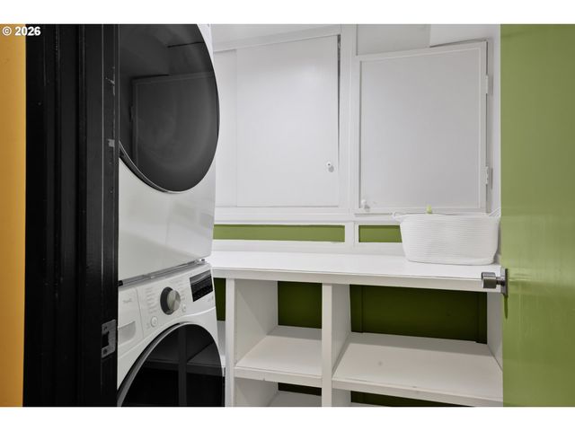 1990 PARKSIDE Dr, Eugene, OR 97403