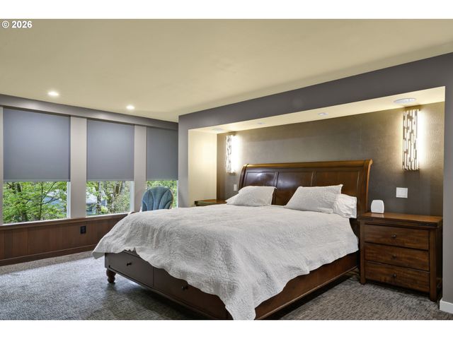 1990 PARKSIDE Dr, Eugene, OR 97403